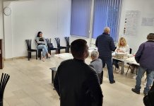 Biračka mjesta otvorena na vrijeme