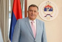 Dodik darovao zlatnikom 32 bebe rođene 9. januara