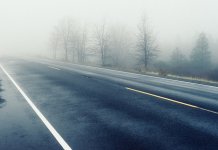 Смањена видљивост због магле, локално могућа поледица