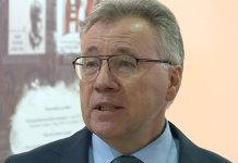 Калабухов захвалио Ћосићу за постављање бисте Виталију Чуркину