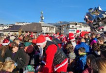 Moto-mrazevi tradicionalno obradovali mališane