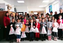 Đaci iz Crkvenih Vodica kod Obilića dobili paketiće iz Srpske