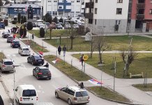 Istaknute zastave Republike Srpske na koloni vozila