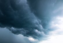 Наранџасто упозорење због јаких до олујних удара југа