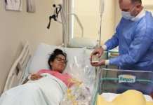 Ivanović uručio zlatnik prvorođenoj bebi