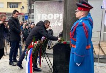 Položeni vijenci na spomenik palim srpskim borcima