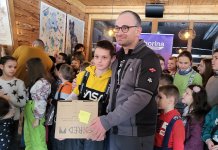 Djeci podijeljeno 50 kaciga i 20 pametnih satova