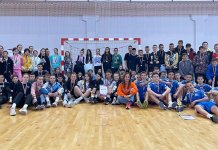 Žеnska еkipa u futsalu Osnovne škole „Srbija“ na završnom turniru MOI