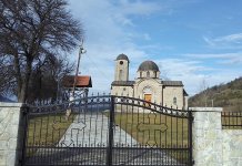 Mitropolit Hrizostom služi na Veliki četvrtak na Ravnoj Romaniji