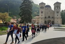 Studenti krenuli na put za Ostrog sa molitvom za Magdalenu Vlaški