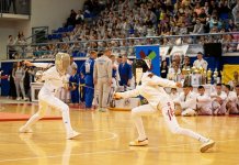 Otac i kćerka gaje ljubav prema mačevanju