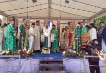 Patrijarh služi liturgiju u manastiru Gračanica