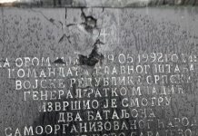 Potvrđena optužnica zbog uništavanja spomen-ploče generalu Mladiću
