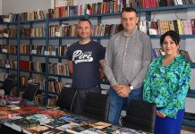 Udruženje „Romanija“ poklonilo 41 knjigu Narodnoj biblioteci Sokolac