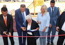 Додик: Послије 30 година људи ријешили питање крова над главом