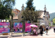 Око 20 излагача представило рукотворине на Љетном базару