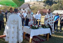 Освештани земаља и часни крст на мјесту градње цркве у селу Баре