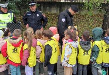 Основци и дјеца из вртића дружили се са полицијом