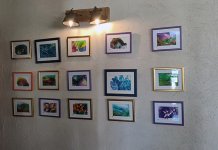 Отворена изложба слика за помоћ дјеци са потешкоћама у развоју