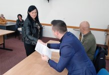 Ђацима незапослених родитеља по 200 КМ помоћи