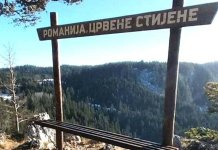 На Црвеним стијенама постављен нови фото-рам за „Разгледницу са Романије“