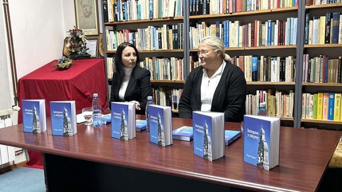 predstavljen-roman-zagledana-u-stijenu-rog-23
