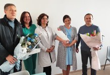 Ћосић и Југовић даривали малог Михајла