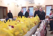 Подијељени печенице и хуманитарни пакети