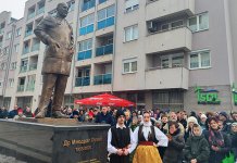 Откривен споменик доктору Миодрагу Лазићу