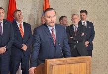 Како Запад аутократским методама жели остварити демократију у БиХ?