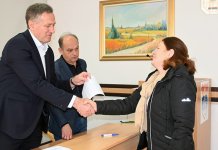 Потписани уговори са 30 корисника о додјели пластеника