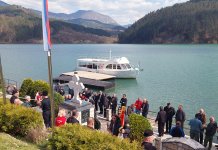 Митрополит Хризостом служи парастос Србима убијеним у Старом Броду