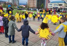 Око 300 малишана у дефилеу поводом Дана планете Земље