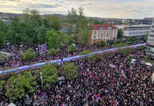 У Бањалуци почео велики народни скуп
