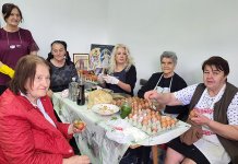 Спремна васкршња јаја и прехрамбени пакети