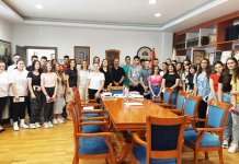 Пријем и новчане награде за најбоље средњошколце и основце