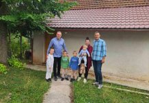 Стамбено збринута вишечлана породица Ћодо