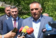 Минић: Газдинство породице Кусмук примјер добре прераде воћа