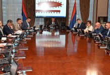 Стевандић: Грб Немањића и химна „Боже правде“ не вријеђају Бошњаке