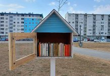 Постављене мале библиотеке на отвореном