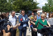 Божовић поручио грађанима да ће помоћи у рјешавању проблема