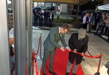 Матија Бећковић и Маринко Божовић свечано отворили Галерију „Жарко Видовић“