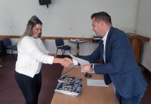 Родитељима беба рођених у овој години по 200 КМ за суфинансирање ауто-сједалица