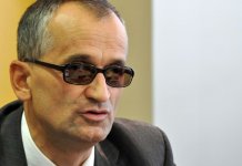 Зауставити суђење предсједнику Српске, Узуновићева и Ћосић не стварају историју