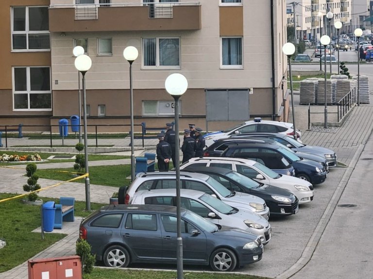 Двориште Студентског дома у Палама јутрос