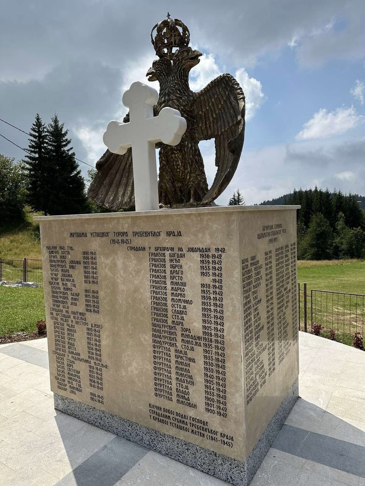 Спомен-обиљежје у знак сјећања на свирепо убијено становништво Требевићког краја и покушај затирања српског живља на овим просторима у току Другог свјетског рата (1941-1945) у селу Луке