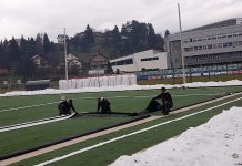 Радови на маркацији терена са вјештачком травом