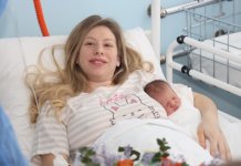 Златник од предсједника Српске за Тадеја, прворођену бебу у 2025. у Српској