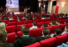 Међународни фестивал затворен поетско-музичким перформансом