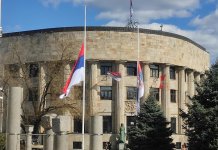 Заставе на институцијама Српске на пола копља због трагедије у Кочанима